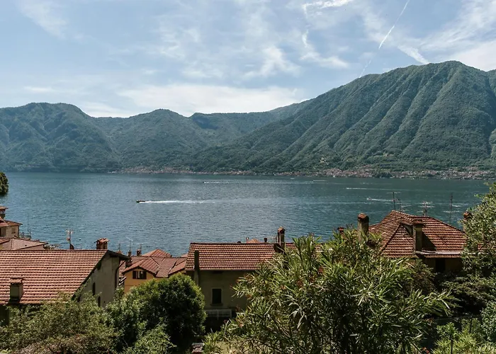 Vista Azzurra - By Lovecomo Sala Comacina